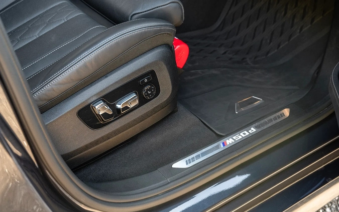 BMW X7 cena 369999 przebieg: 107000, rok produkcji 2020 z Łaskarzew małe 781